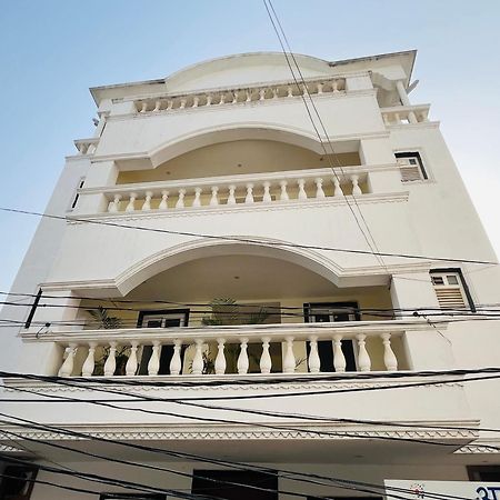 Allāhābād Junction Hare Krishna Homes Jhalwa מראה חיצוני תמונה